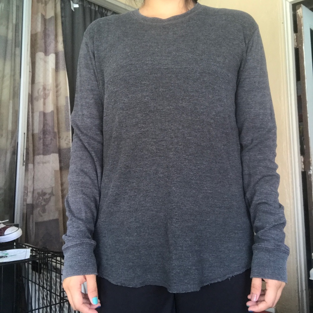 gray thermal shirt